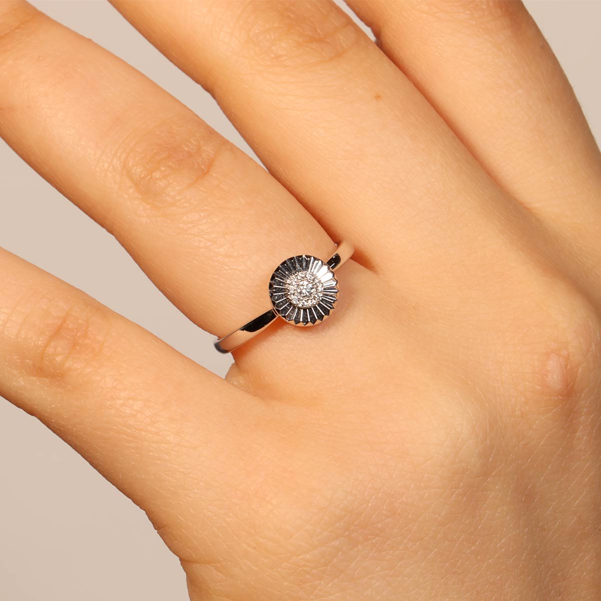 Ring Woman Bliss Gioielli In White Gold With Diamonds Daisy Collection