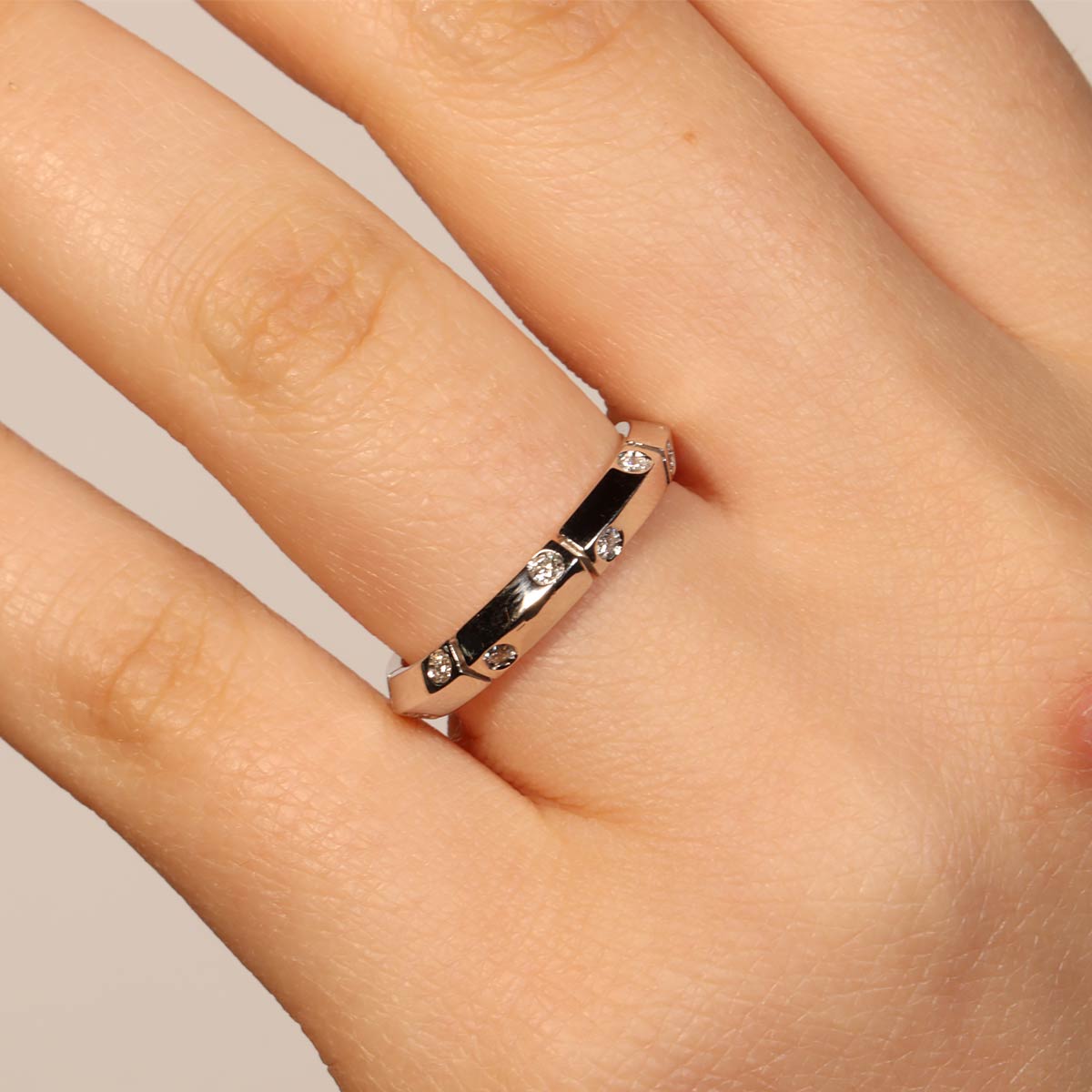 Zancan Woman Ring In White Gold With Diamonds