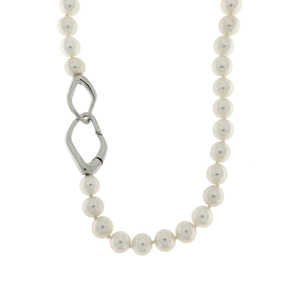 Necklace of cultured freshwater pearls 8-8.5 mm. With Silver Clasp