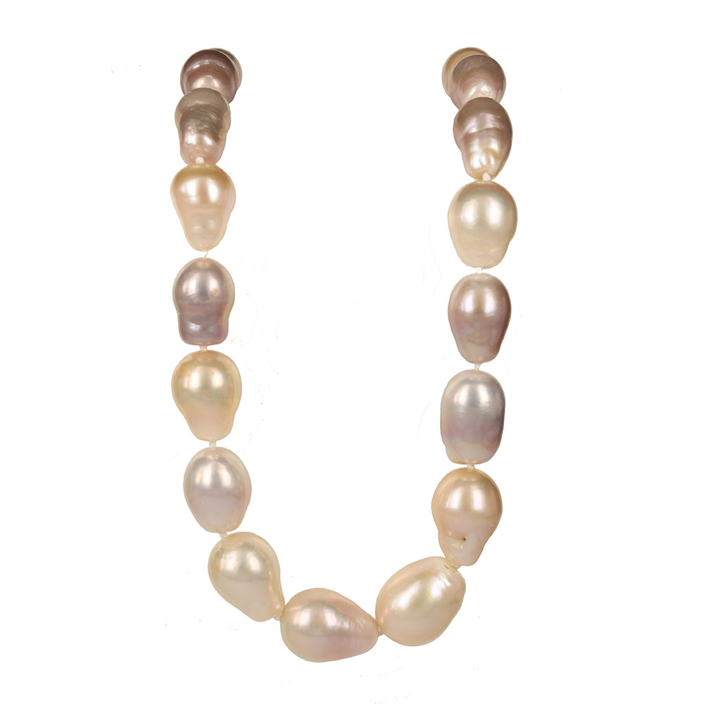 Necklace of Asian freshwater cultured pearls in the shape of a drop in gold color