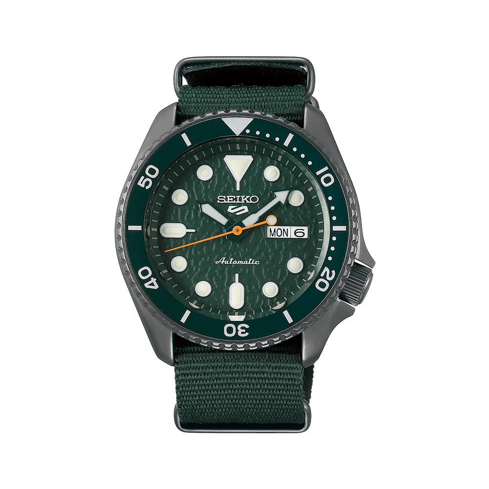 Seiko 5 Sport Automatic Watch Green Camouflage 42.5 mm SRPD77K1